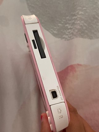 Nintendo 3DS Rosa + Gioco I Sims 2