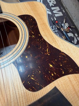 Guitarra Taylor 214-Koa