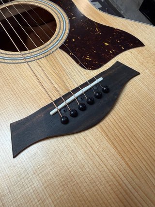 Guitarra Taylor 214-Koa