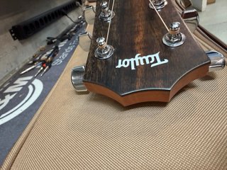 Guitarra Taylor 214-Koa