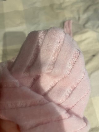 Top asimétrico rosa con aro