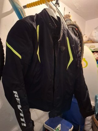 Chaqueta motera Revit Negra solo 1 uso