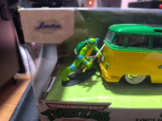 Jada TMNT Leonardo & Bus VW 1962