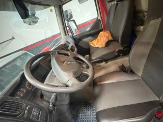 Camion Renault D 12 de 12.000 kg tara 6335 kg.