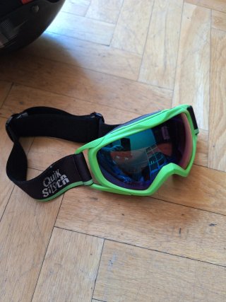 Pack Esquí Quiksilver: Pantalón, Casco y Gafas.