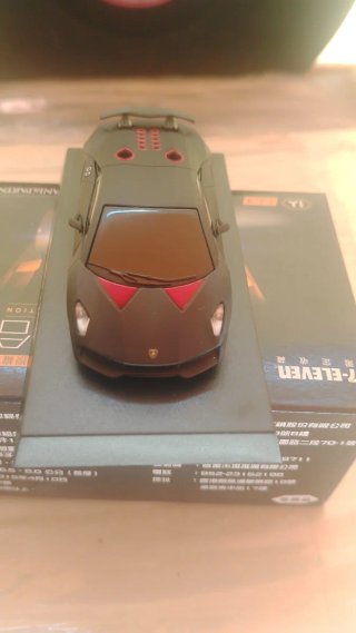 Lamborghini Sesto Elemento 1:64
