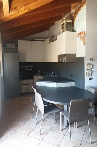 Cucina su misura con zona pranzo
