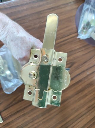 Cerradura dorada NI05 con llaves