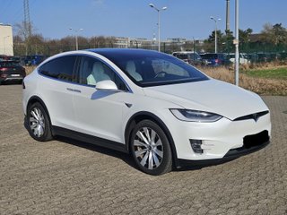 Tesla Model X 2019