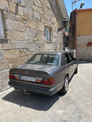 Mercedes-Benz 300 D 1990