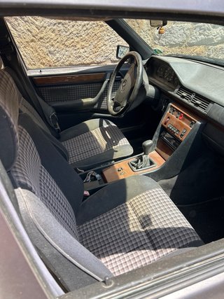 Mercedes-Benz 300 D 1990
