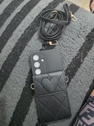Funda Samsung S25 con correa y corazón