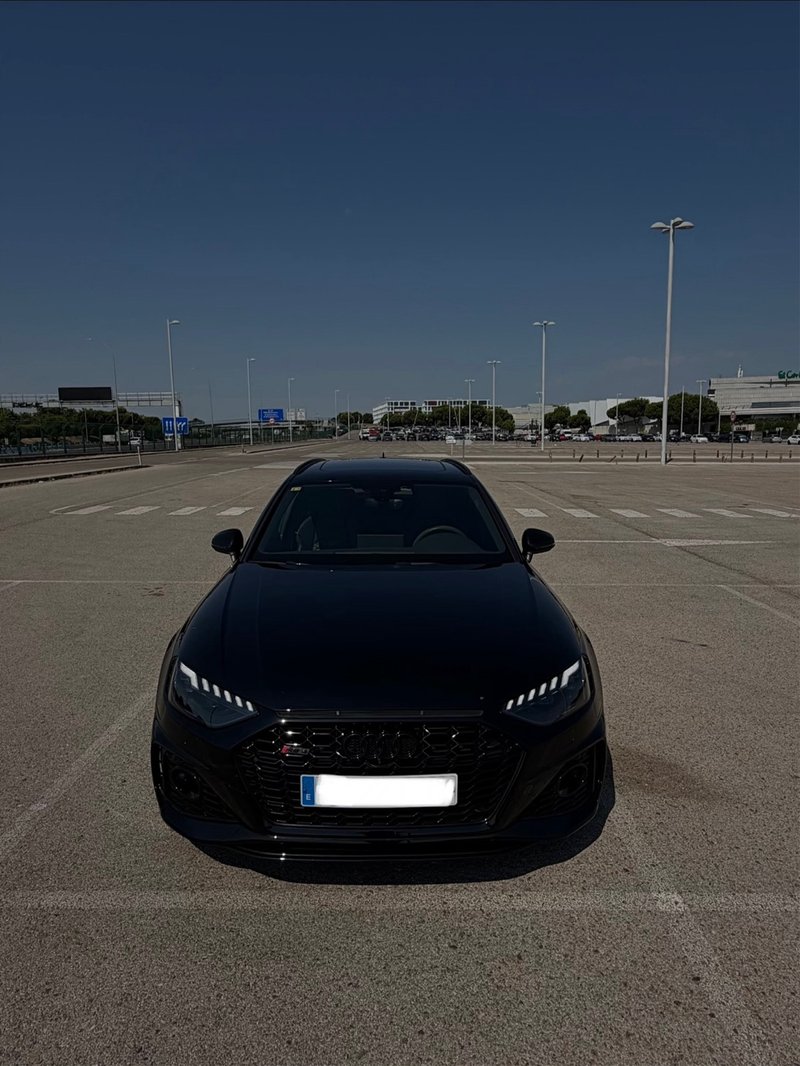 Audi RS4 2021 - foto 1