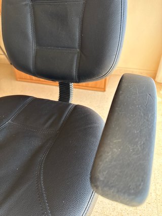 Silla de oficina negra