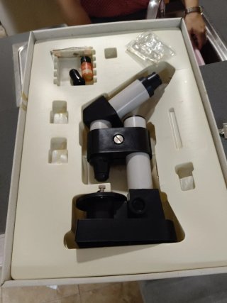 Microscopio infantil con accesorios