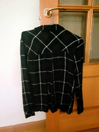 Blusa Stradivarius Cuadros Blanco y Azul