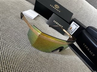 Gafas de sol Versace doradas y multicolor