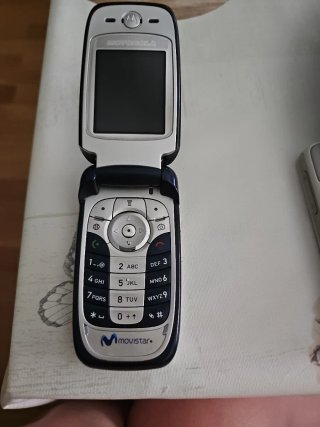 Teléfono Móvil Motorola Flip Negro/Plateado