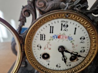 Reloj de sobremesa antiguo