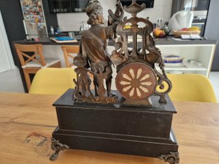 Reloj de sobremesa antiguo