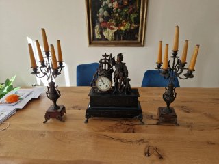 Reloj de sobremesa antiguo