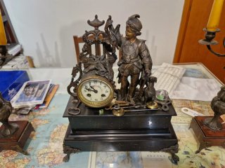 Reloj de sobremesa antiguo