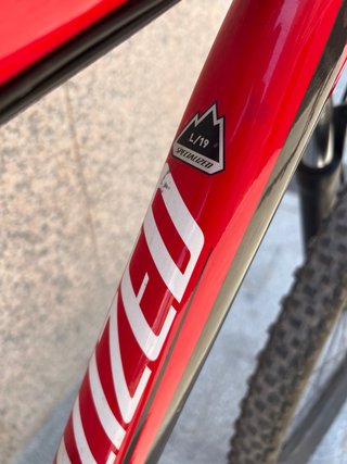 Bicicleta Specialized Roja 29”