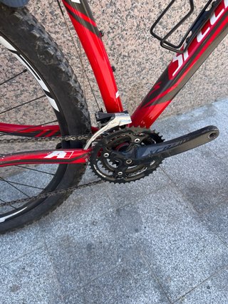 Bicicleta Specialized Roja 29”