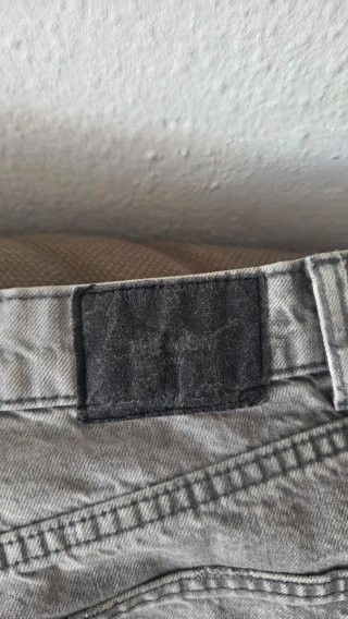 Pantalón tejano gris