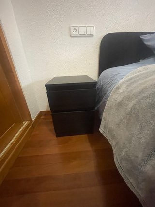 Cama completa: colchón, somier y 2 mesitas