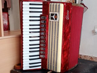 Acordeón Guerrini Super Luxe 120 Bajos Rojo