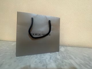 Bolsa de papel Giorgio Armani gris 22x20x10cm