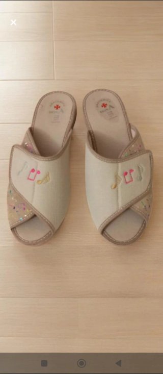 Zapatillas DONA A diseño musical