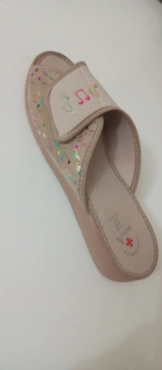 Zapatillas DONA A diseño musical