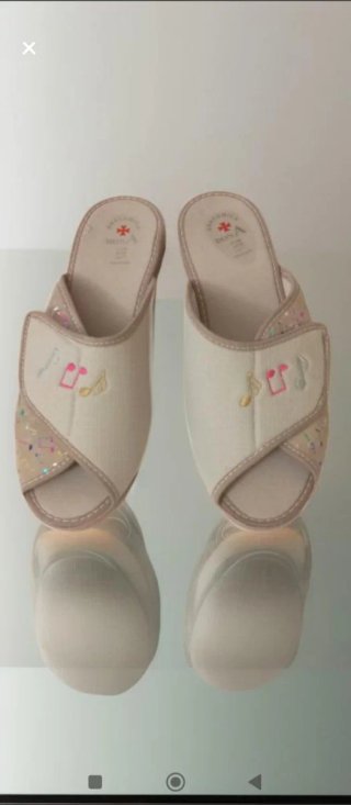 Zapatillas DONA A diseño musical