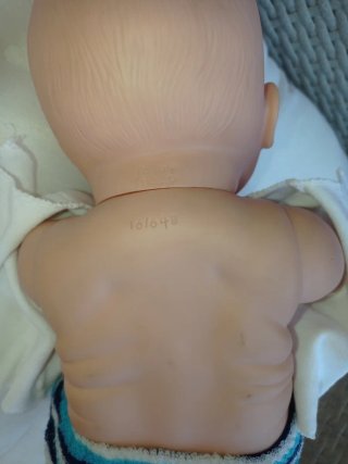 Muñeco bebé antiguo.