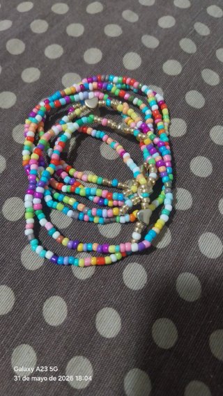 Pulseras hechas a mano 3 euros 4 pulseras  más inf