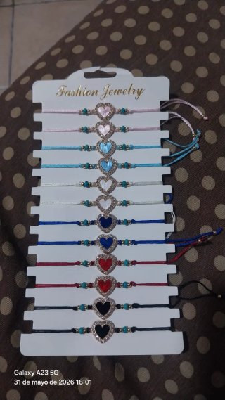 Pulseras hechas a mano 3 euros 4 pulseras  más inf