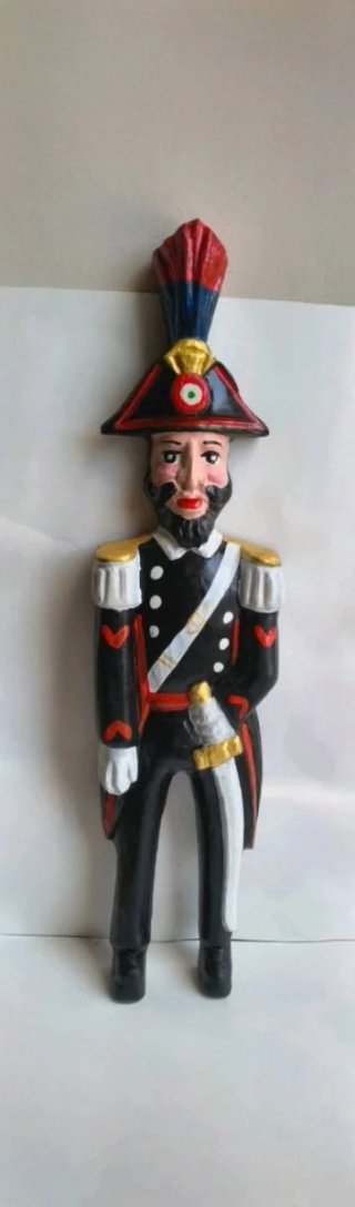 Carabiniere in legno 35cm da appendere