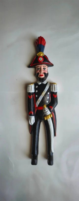 Carabiniere in legno 35cm da appendere
