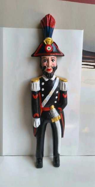 Carabiniere in legno 35cm da appendere