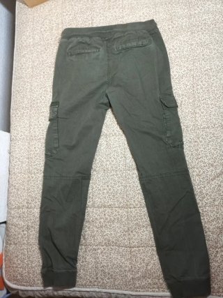 Pantalón cargo C&A verde