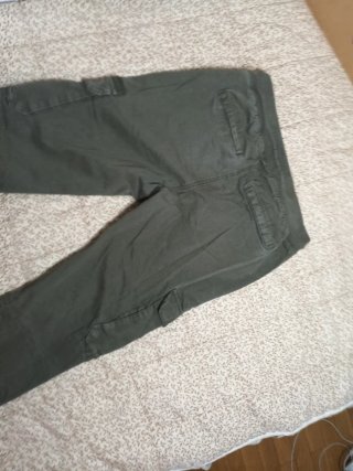 Pantalón cargo C&A verde