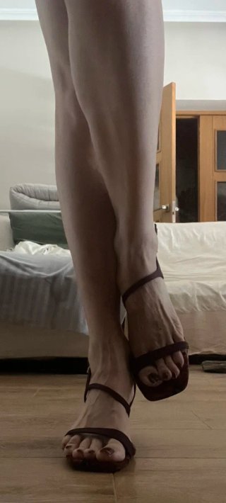 Sandalias dibujo terciopelo Zara