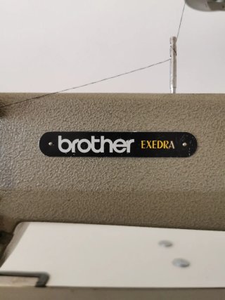 Máquina de coser plana Brother Exedra industrial