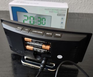 Reloj despertador, pantalla espejo 7” (18cm)