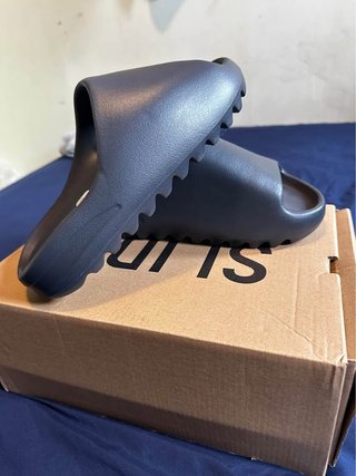Yeezy Slide Cinza