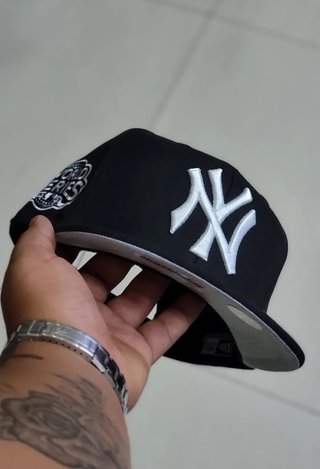 Gorra New Era Yankees Negra y Plateada