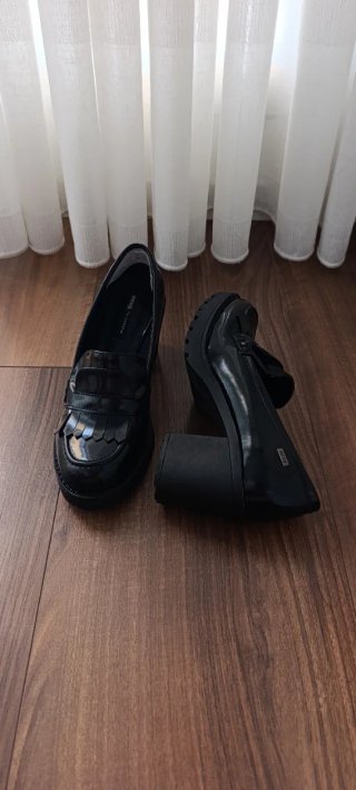 Mocasines negros con tacón