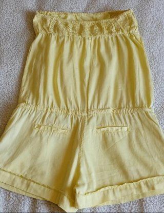 Mono corto talla M amarillo sin tirantes Bershka